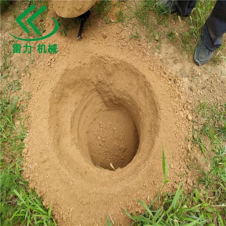 手提（tí）式挖坑機（jī）下鑽成孔