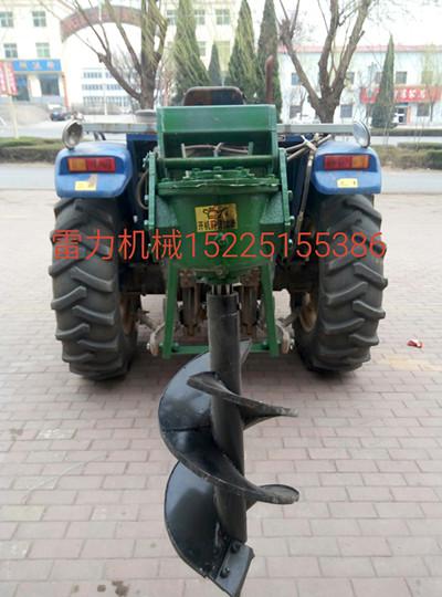 新型拖拉機帶式挖樹坑機(jī) 新型拖拉機帶式(shì)挖樹坑機