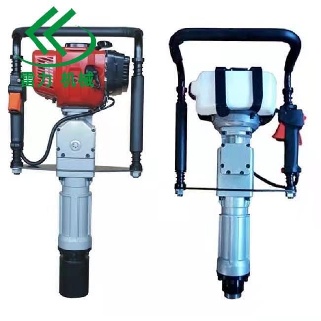 小型打樁機.jpg 小型打(dǎ)樁機.jpg